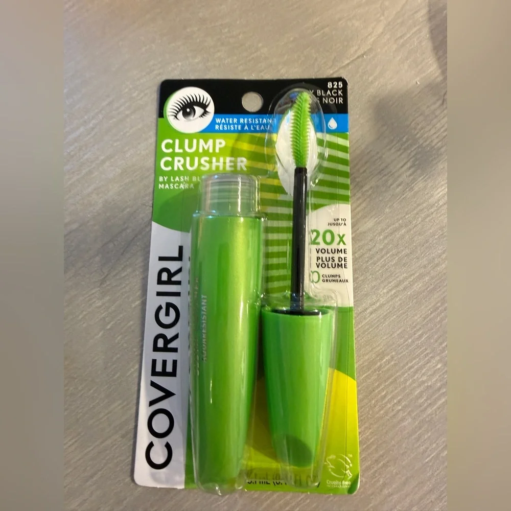 CoverGirl Clump Crusher Mascara 825 Very Black NIB LashBlast Volume Mascara New
